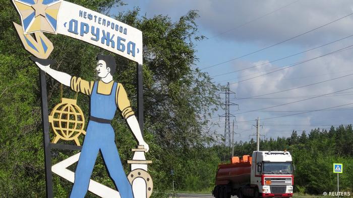 Руснаците печелят луди пари, казва известният британски експерт Адам Туз.