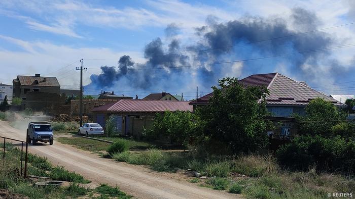 Дым над российским аэродромом в Крыму после обстрела