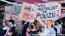 Protesti ispred policijske stanice u Dortmundu zbog pogibije maloletnog izbeglice iz Senegala