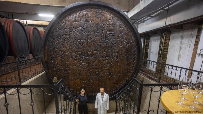 El barril de vino de 75.000 litros en Erdut, Croacia.