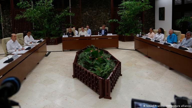Gobierno de Colombia y ELN reanudarán negociaciones de paz