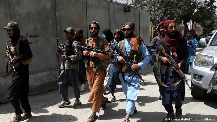 Talibanski borci na ulici u Kabulu