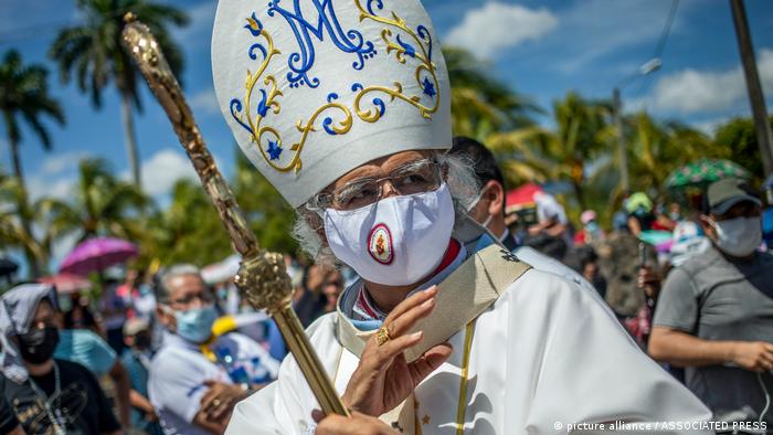 El Cardenal Leopoldo Brenes, Arzobispo de Managua, encabezó los actos religiosos en la Catedral de la capital nicaragüense.