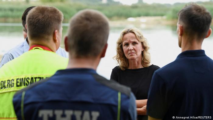 Deutschland | Umweltministerin Steffi Lemke bei der Umweltkatastrophe an der Oder