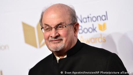 Scriitorul Salman Rushdie 