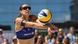 Kira Walkenhorst "baggert" einen Beachvolleyball Kira Walkenhorst "baggert" einen Beachvolleyball