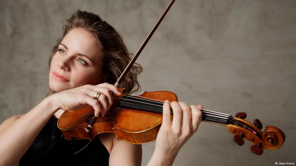 Worldclass violinist Julia Fischer DW 08/22/2022