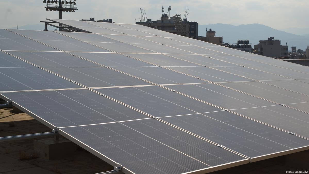 Lebanon turns to solar amid power crunch DW 08/17/2022