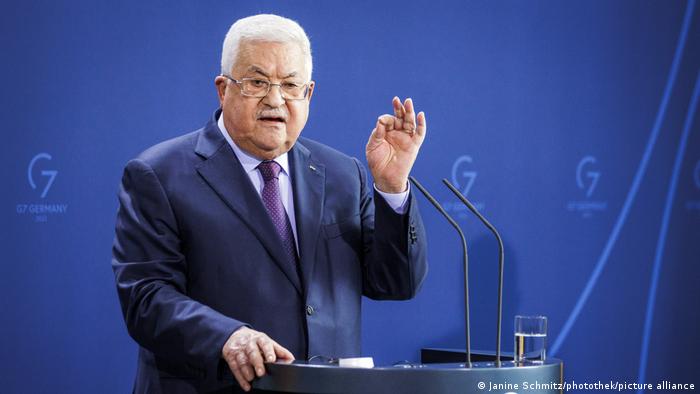 Palestyński prezydent Mahmud Abbas w trakcie konferencji prasowej w Berlinie