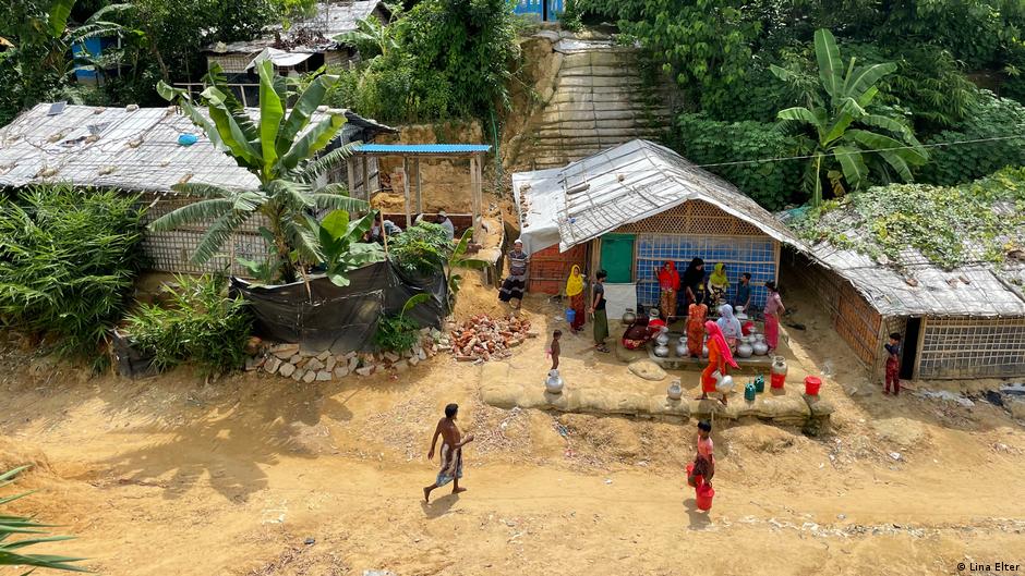 The challenges of reporting on migrants and refugees in South Asia | All media content | DW - Vimarsana News