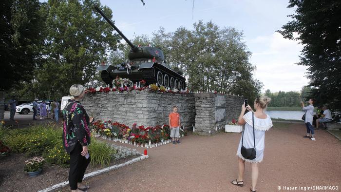 Tenk na ozidanom postolju