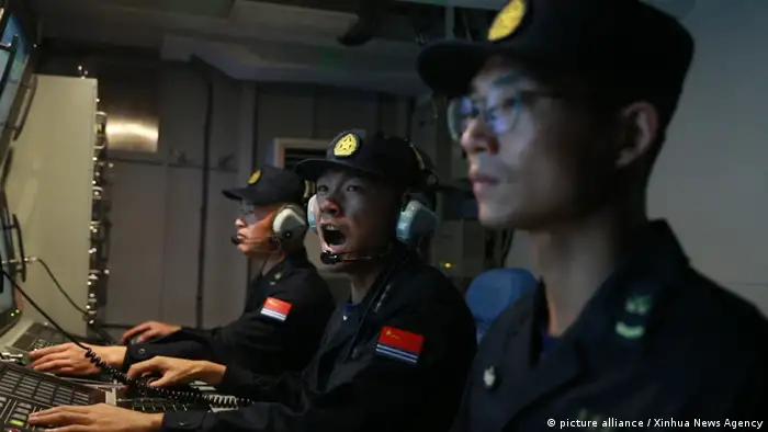 中国与澳大利亚海军的“冲突”又添一桩，图为2022年8月6日中国海军绕台军演中的中国海军士兵（资料照）