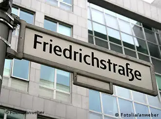 Straßenschild Friedrichstraße 23929824 anweber - Fotolia 2010