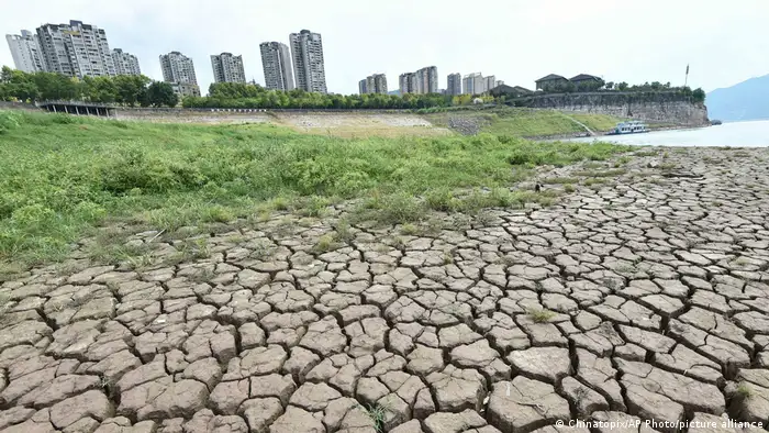 長江流域不少河川和湖泊乾涸