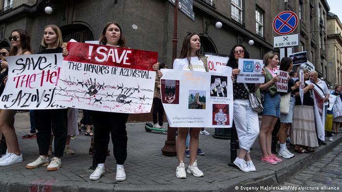 Протест в подкрепа на бойците от Азов в Лвов.