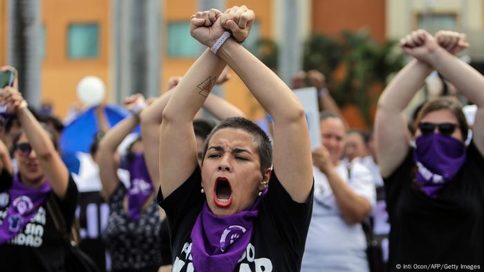 La opositora y activista por la equidad de género, Támara Dávila, durante una manifestación en Managua el 10 de diciembre de 2019