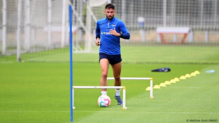  Marco Richter guides a ball through a training course