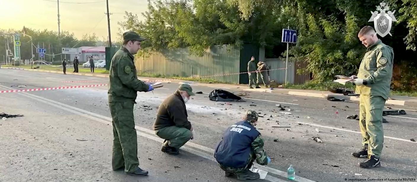 Rus yetkililer, Rus ideolog Dugin'in kızı Darya Dugina'nın arabasında meydana gelen patlama alanında inceleme yapıyor 