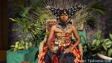 Veranstaltung: Desire Lines: Queer Love Across Island Imaginaries on August 19 and 20 at HKW
August 19 / 20, 2022
Abgebildet: Die jamaikanische queere Performance-Künstlerin Simone Harris
What does it mean to be queer in the Caribbean, Pan-Caribbean and other island imaginaries? Artists, scholars and activists from Jamaica, Trinidad, Latin America’s Caribbean coast and the UK connect with Berlin’s diasporic queer communities and allies to address issues around queer love from a decolonial and intersectional perspective. Presentations, conversations and performances intertwine with a social space for gathering, cooking, partying, and emancipatory imagination.