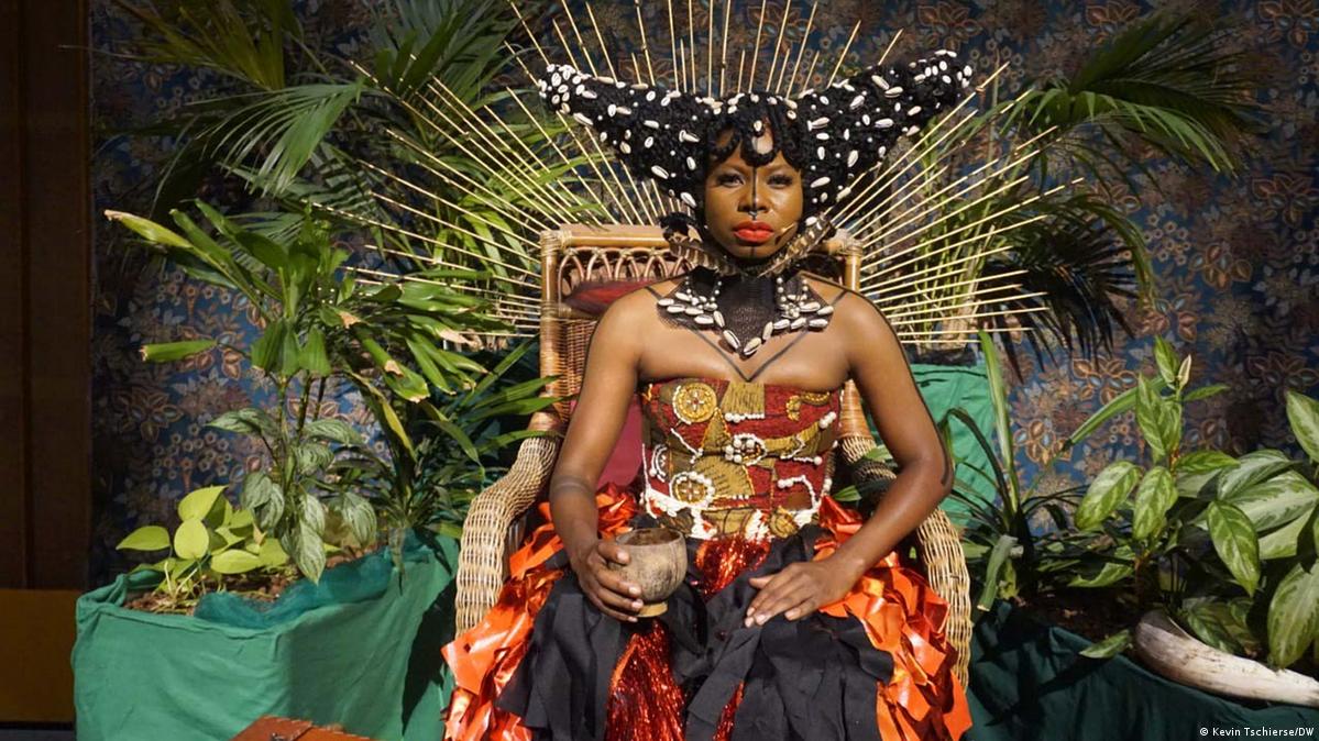 Queer in Jamaica: Performance artist Simone Harris – DW – 08/24/2022