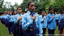Nepal: Wenn Mama mit die Schulbank drückt