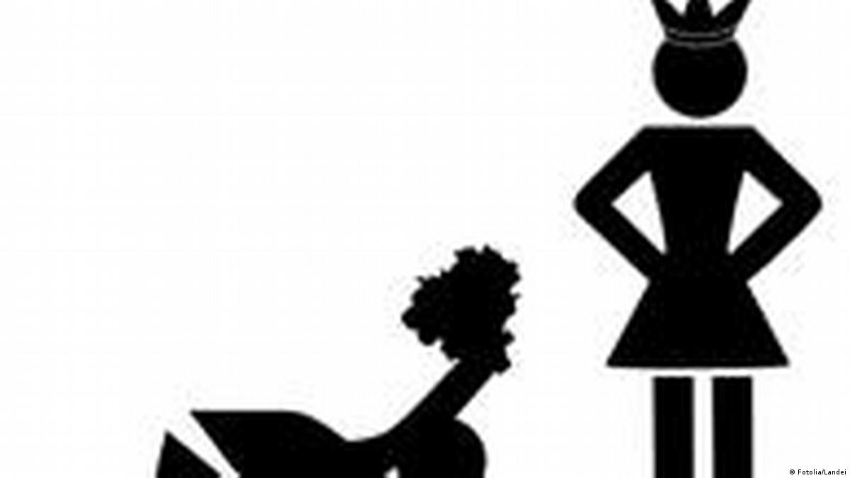 Онлайн порно: Бітіру кешінде блят Үлкен порно видеода өте жұқа және кішкентай