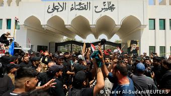 Manifestación de los sadristas frente a la máxima instancia judicial en Bagdad.