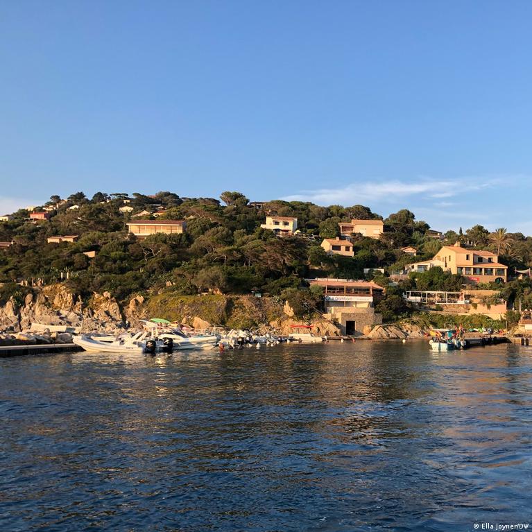Link preview — Ile du Levant: nudist resort and military zone