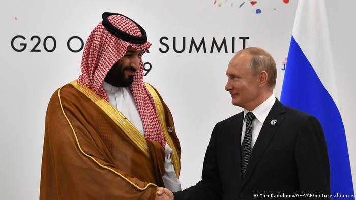 Der saudische Kronprinz Mohammed bin Salman und der russische Präsident Wladimir Putin auf dem G-20-Gipfel im Juni 2019 in Osaka