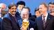 FIFA Präsident Joseph Blatter (Mitte) mit dem russischen Premier Igor Shuvalov (rechts) und Sheikh Hamad bin Khalifa Al-Thani, dem Emir von Katar bei der WM-Vergabe (Foto: AP) FIFA Präsident Joseph Blatter (Mitte) mit dem russischen Premier Igor Shuvalov (rechts) und Sheikh Hamad bin Khalifa Al-Thani, dem Emir von Katar bei der WM-Vergabe (Foto: AP)