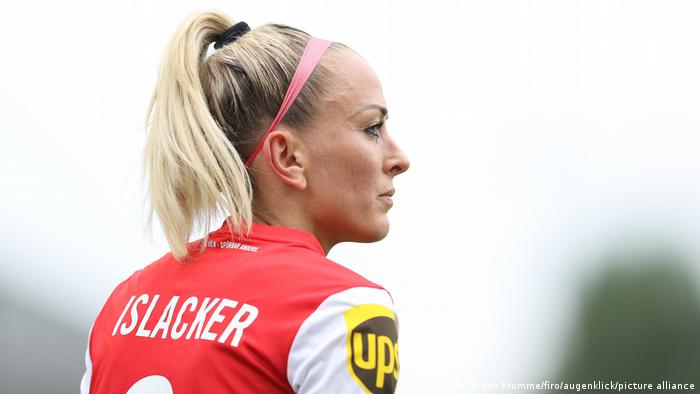 Mandy Islacker im Trikot des 1. FC Köln