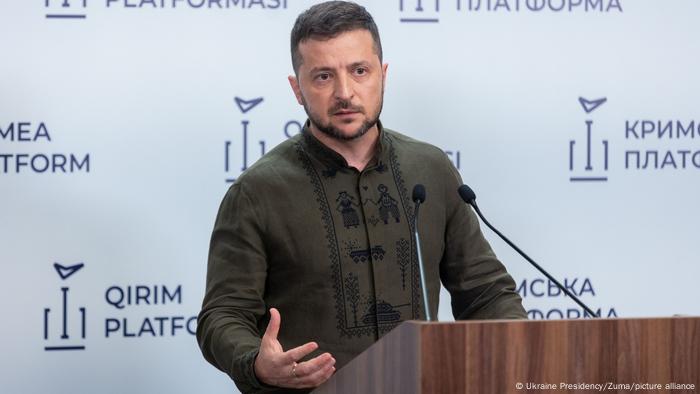 Volodimir Zelenski, ayer durante una rueda de prensa.