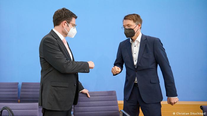 Berlin PK Lauterbach und Buschmann zu Coronabeschlüssen des Kabinetts