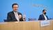 Justizminister Marco Buschmann und Gesundheitsminister Karl Lauterbach stellen in der Bundespressekonferenz die Beschlüsse vor Justizminister Marco Buschmann und Gesundheitsminister Karl Lauterbach stellen in der Bundespressekonferenz die Beschlüsse vor
