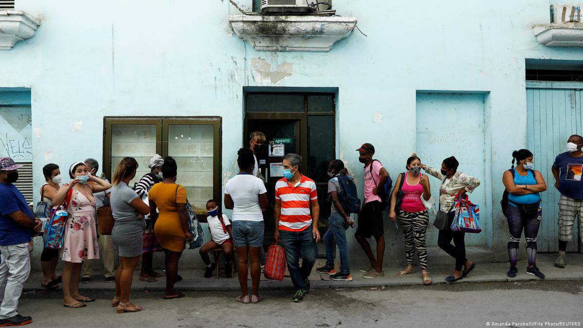Cuba na luta contra as prateleiras vazias – DW – 28/08/2022