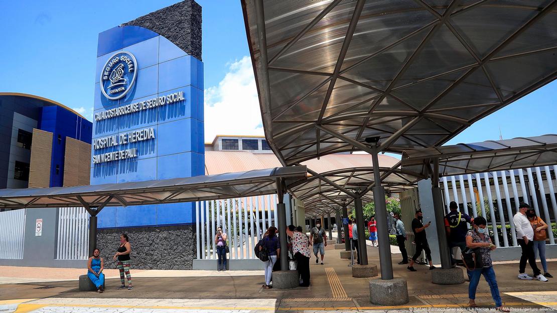 Entrada de hospital em Costa Rica