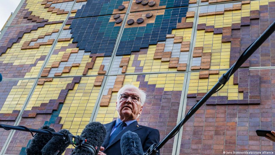Steinmeier: Politicians responsible for Rostock pogrom | Germany | News and in-depth reporting from Berlin and beyond | DW - Vimarsana News