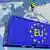 Транспортный контейнер с флагом ЕС на фоне карты мира