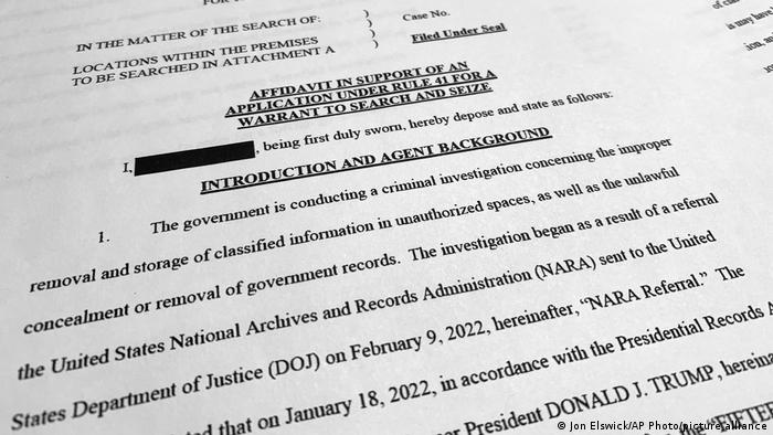 美国司法部公开了FBI申请搜查海湖庄园时向法院提交的书面证词的部分内容