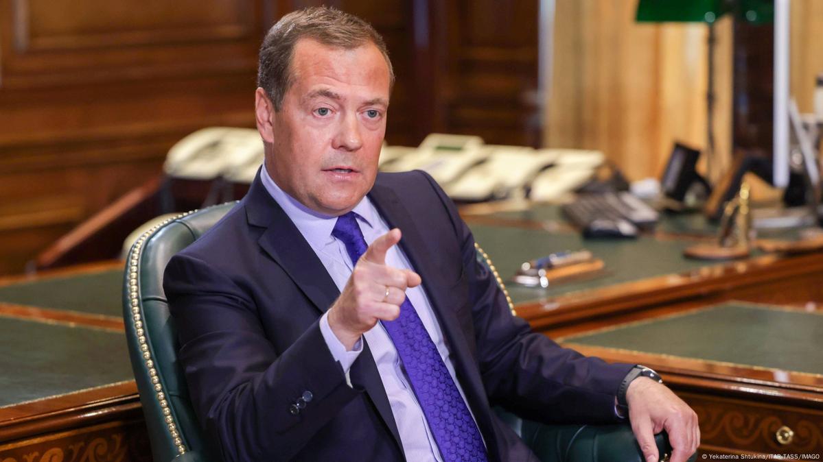 Medvedev asegura que Moscú acelera producción de armas – DW – 11/12/2022