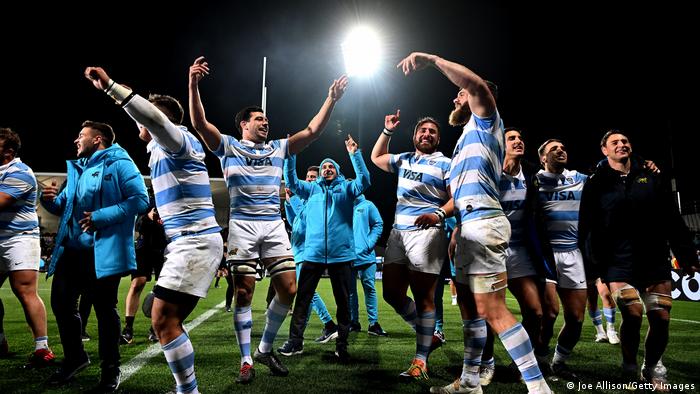 La selección argentina de rugby celebra su primera victoria sobre suelo neozelandés.