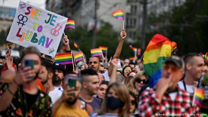 В Белград искаха да организират международен гей парад - но