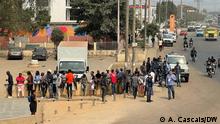 Angola Luanda | In der angolanischen Gemeinde Cazenga in Luanda, wo heute eine Pressekonferenz von Jugendlichen stattfinden sollte, die sich gegen die Wahlergebnisse aussprachen, besetzte die Polizei den Platz und verhinderte die Anwesenheit von Menschen, auch von Journalisten.