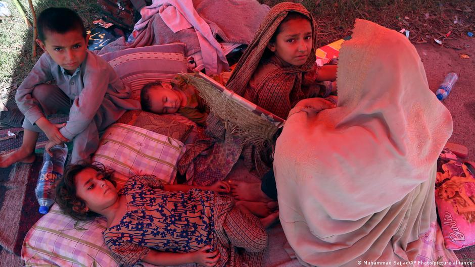 Pakistan floods: Pregnant women in urgent need of health care | Asia | An in-depth look at news from across the continent | DW - Vimarsana News