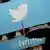 شعار شركة تويتر أمام بورصة نيويورك