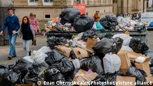 Scenes from Edinburgh's Chambers Street as today (29/08/2022) is the last day of the bin strike industrial action., Credit:Euan Cherry / Avalon