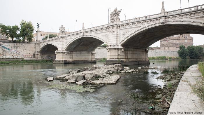 نهر التيبر في روما 