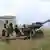 Британські інструктори навчають українських гармашів користуватися гаубицями L119 (архівне фото)