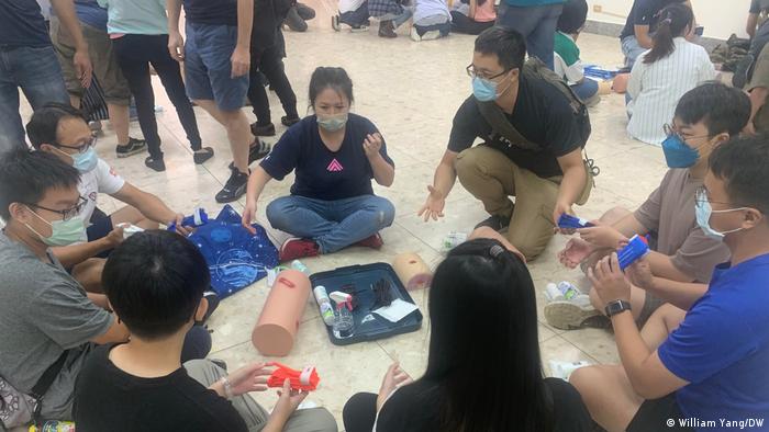 Participatants at a first aid training workshop organiyed by Taiwanese NGO Forward Alliance