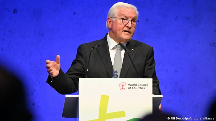 Deutschland Karlsruhe | Vollversammlung des Ökumenischen Rates der Kirchen mit Frank-Walter Steinmeier
